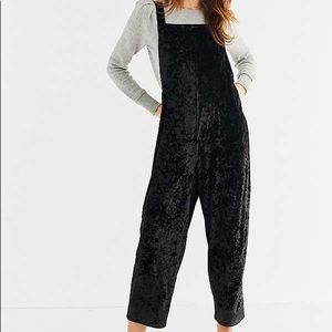 Urban Outfitters Black Velvet Overalls Size S